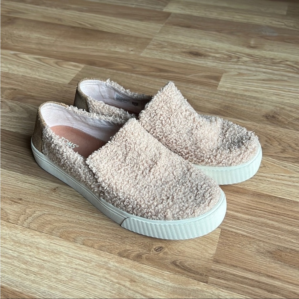 NWOT | Toms | Teddy Bear Light Brown Faux Shearling Slip On Shoes